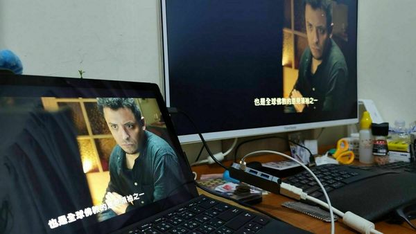 ma tronche a la télévision Taiwanaise.. envoyée par un pote sur place... pote qui a aussi vécu/né dans la OKC et qui a bien connu les monastères en Inde vu qu'il a été ordonné moine pendant des années...